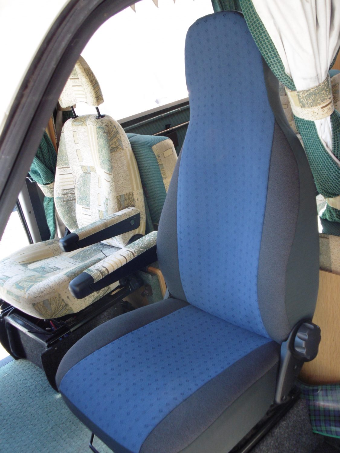 Renault Motorhome Seat Covers, MH-193 Beau Blue (Models till: 2015)